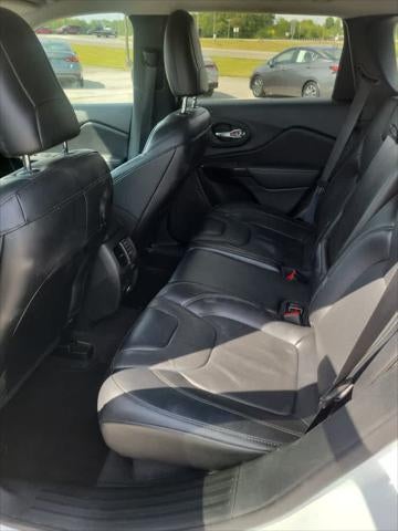 2023 Jeep Cherokee Altitude Lux