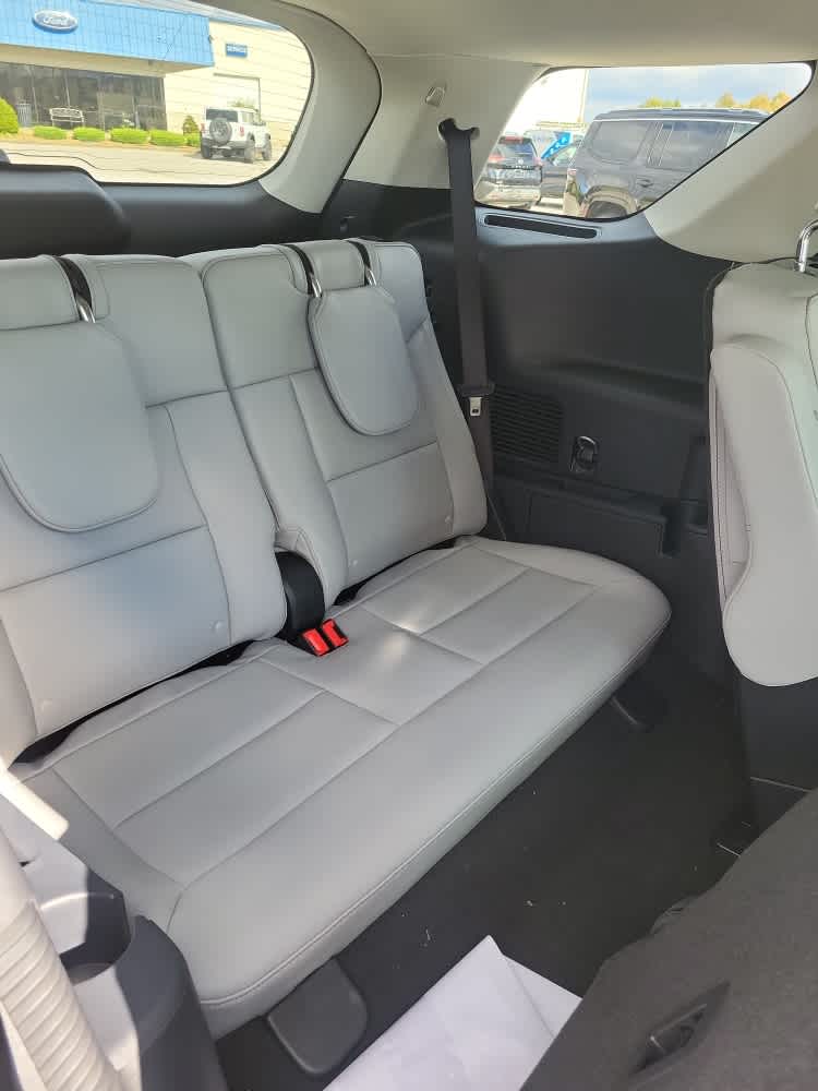 2026 Ford Explorer Active w/100A Pkg