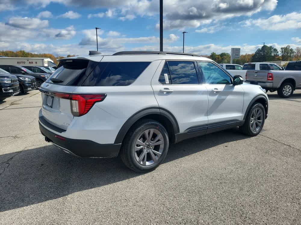 2026 Ford Explorer Active w/100A Pkg