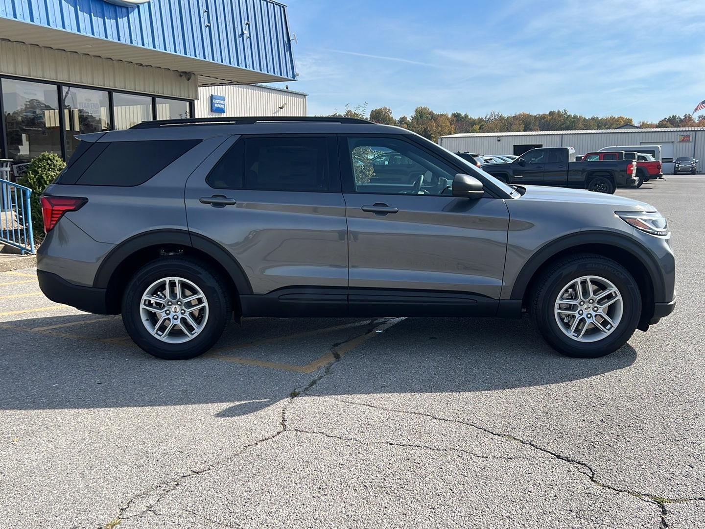 2027 Ford Explorer Active w/200A Pkg