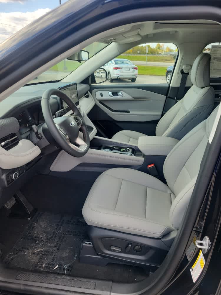 2026 Ford Explorer Active w/100A Pkg