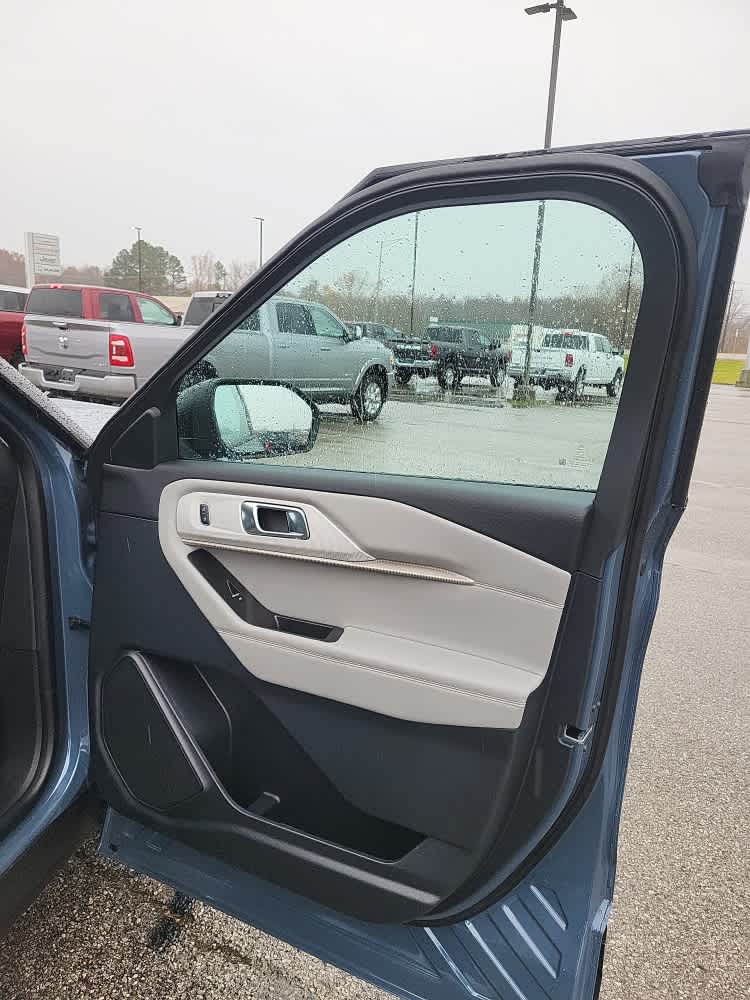 2026 Ford Explorer Active w/100A Pkg