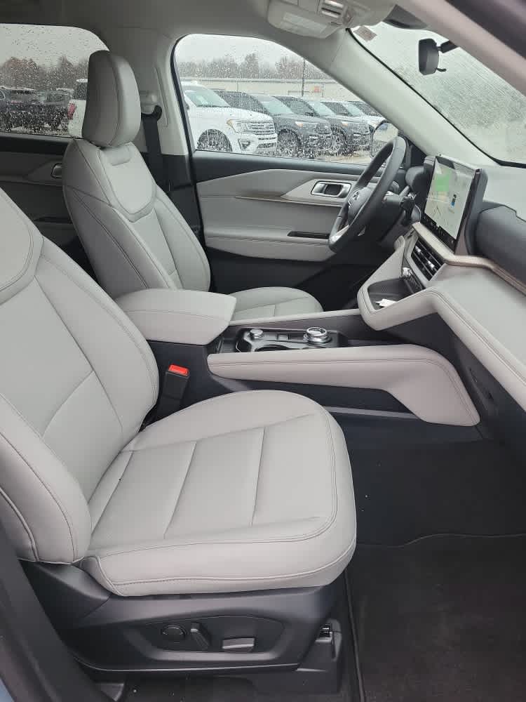 2026 Ford Explorer Active w/100A Pkg