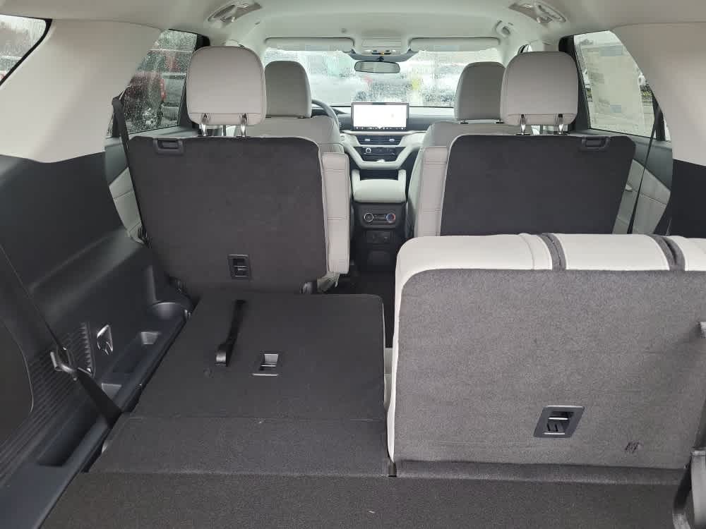 2026 Ford Explorer Active w/100A Pkg