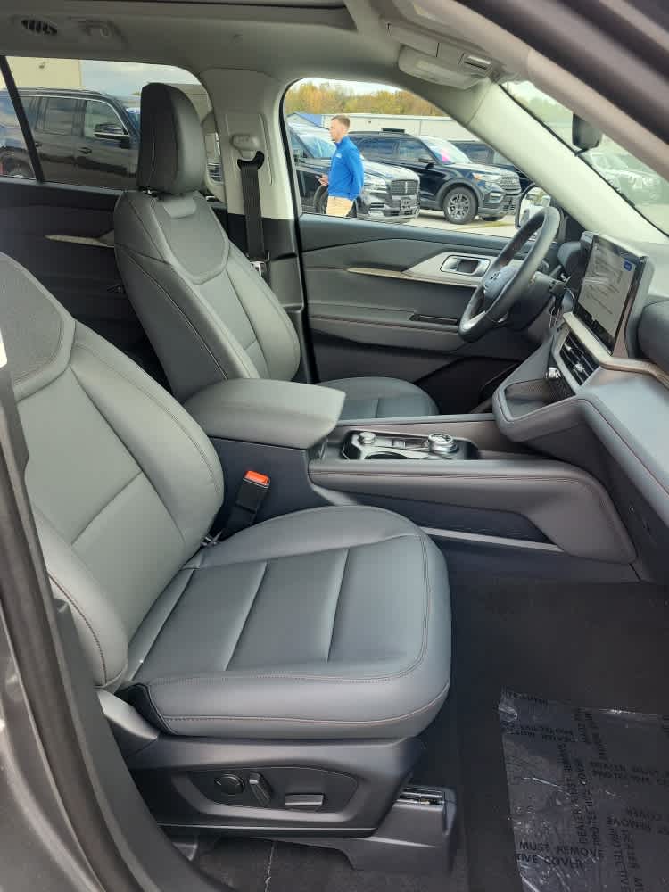 2026 Ford Explorer Active w/100A Pkg