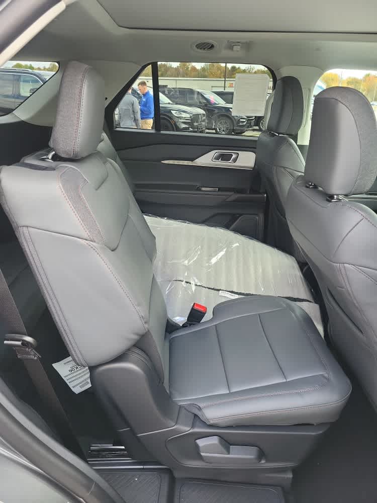 2026 Ford Explorer Active w/100A Pkg