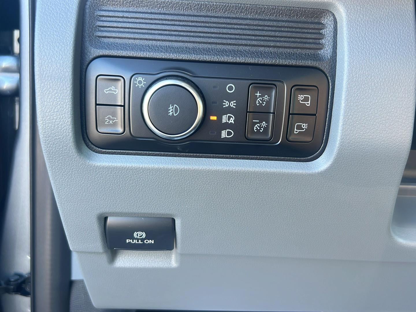 2027 Ford Super Duty F-250 SRW XLT