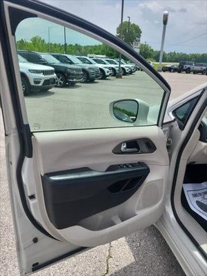 2021 Chrysler Pacifica Touring L in Owensboro, KY - Moore Automotive Team