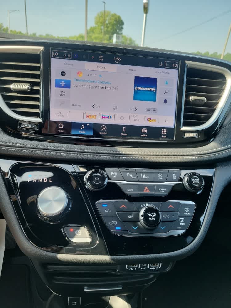 2025 Chrysler Pacifica Select