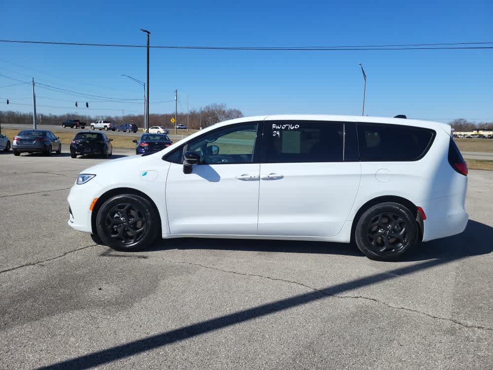2024 Chrysler Pacifica Hybrid Hybrid S Appearance Pkg