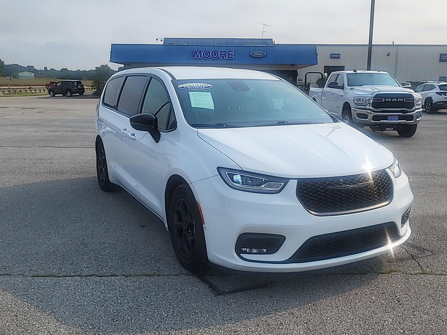 2024 Chrysler Pacifica Hybrid S Appearance Pkg