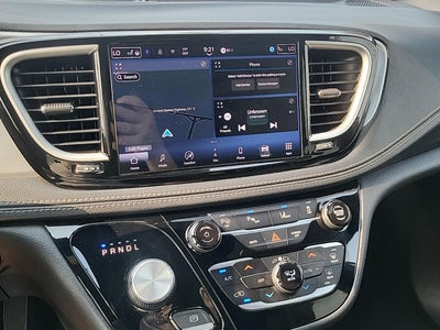2024 Chrysler Pacifica Hybrid S Appearance Pkg