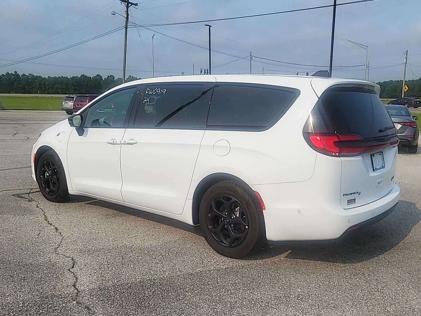 2024 Chrysler Pacifica Hybrid S Appearance Pkg