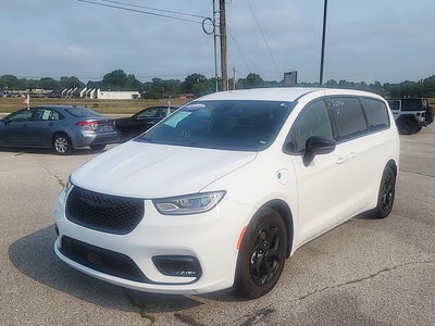 2024 Chrysler Pacifica Hybrid S Appearance Pkg