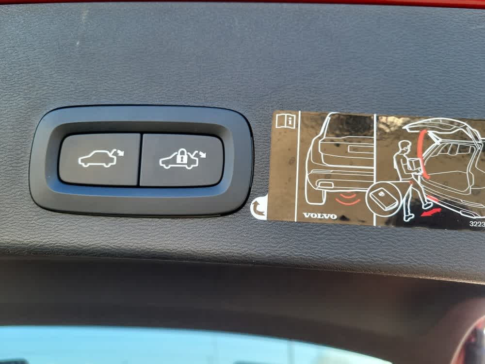 2020 Volvo XC40 R-Design