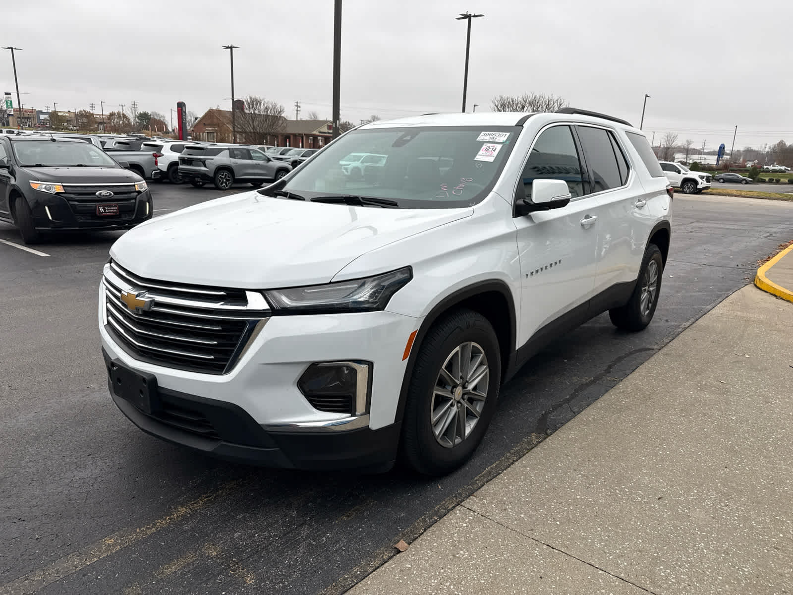 2023 Chevrolet Traverse LT Leather