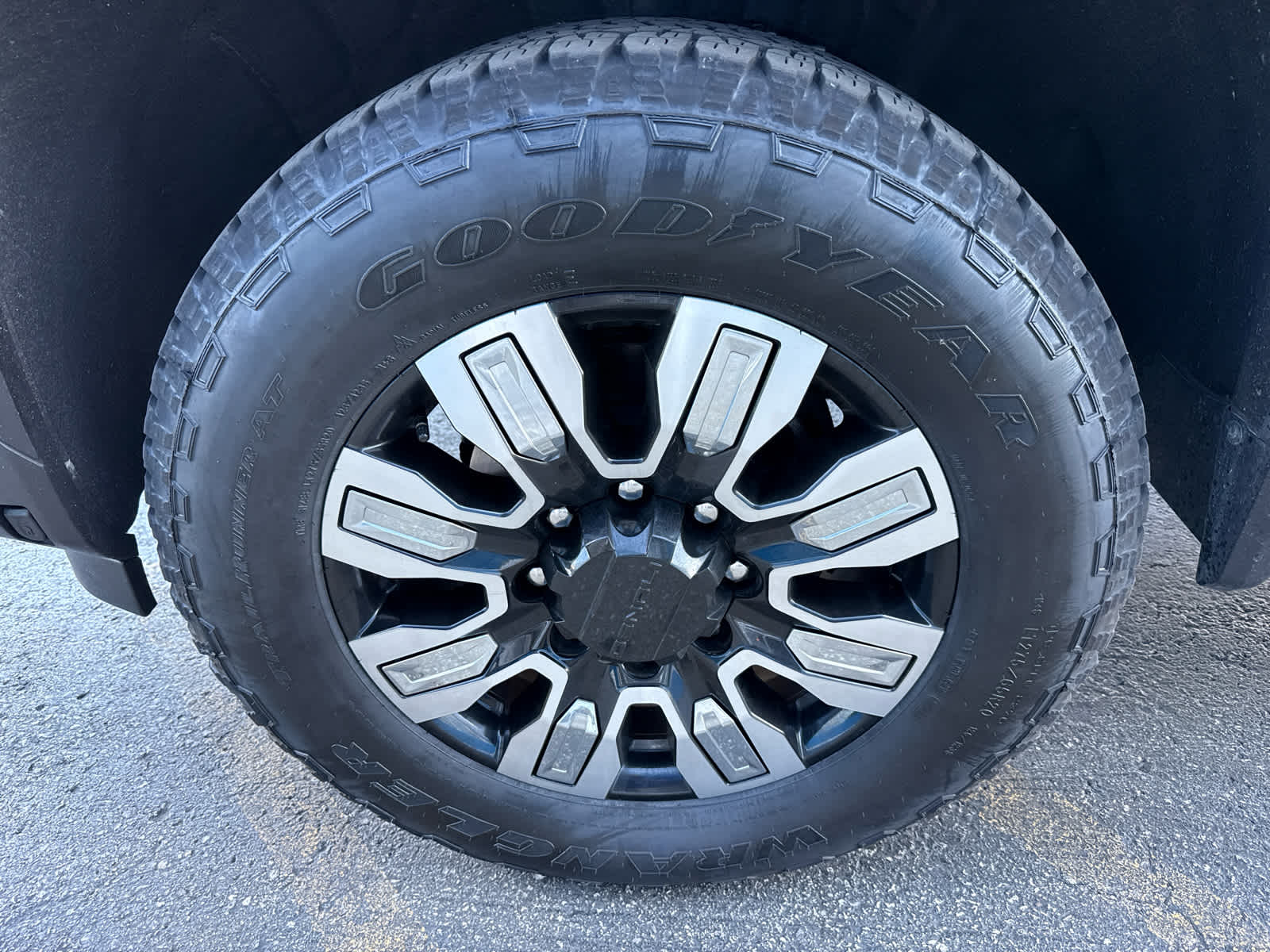 2025 GMC Sierra 2500HD Denali