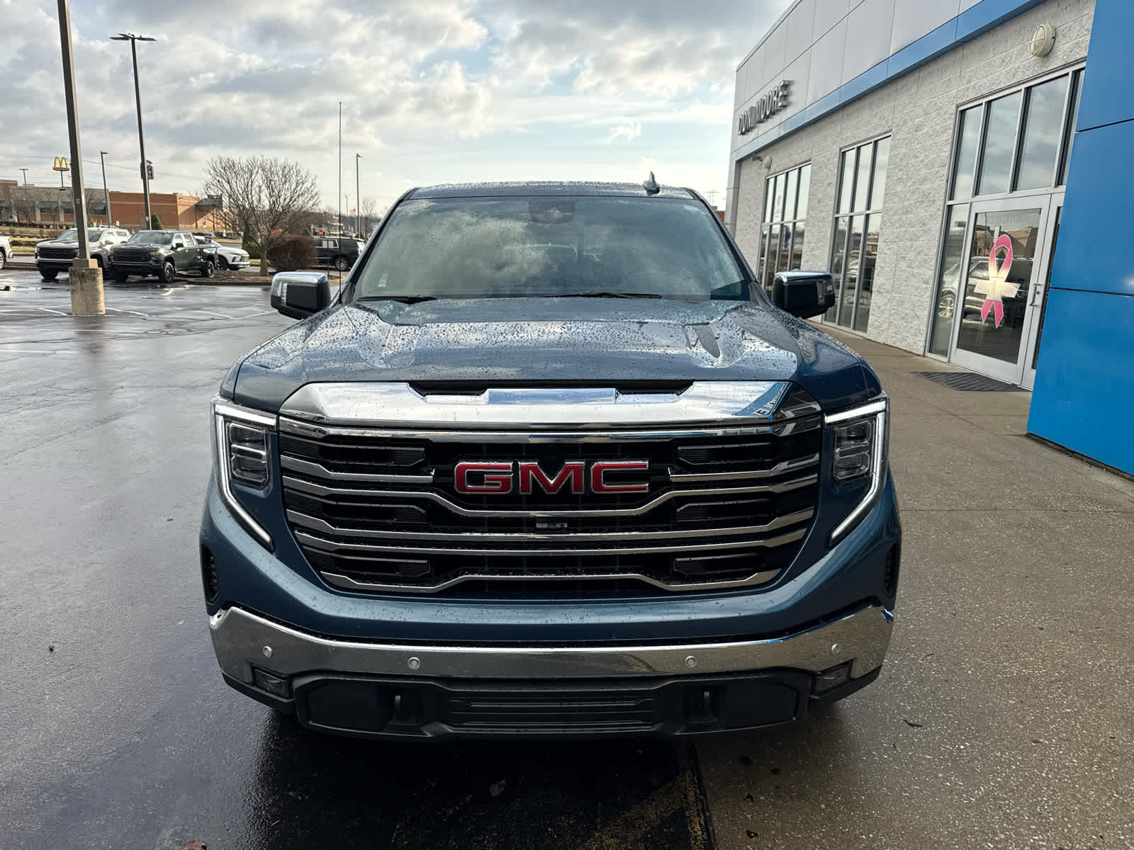 2024 GMC Sierra 1500 SLT