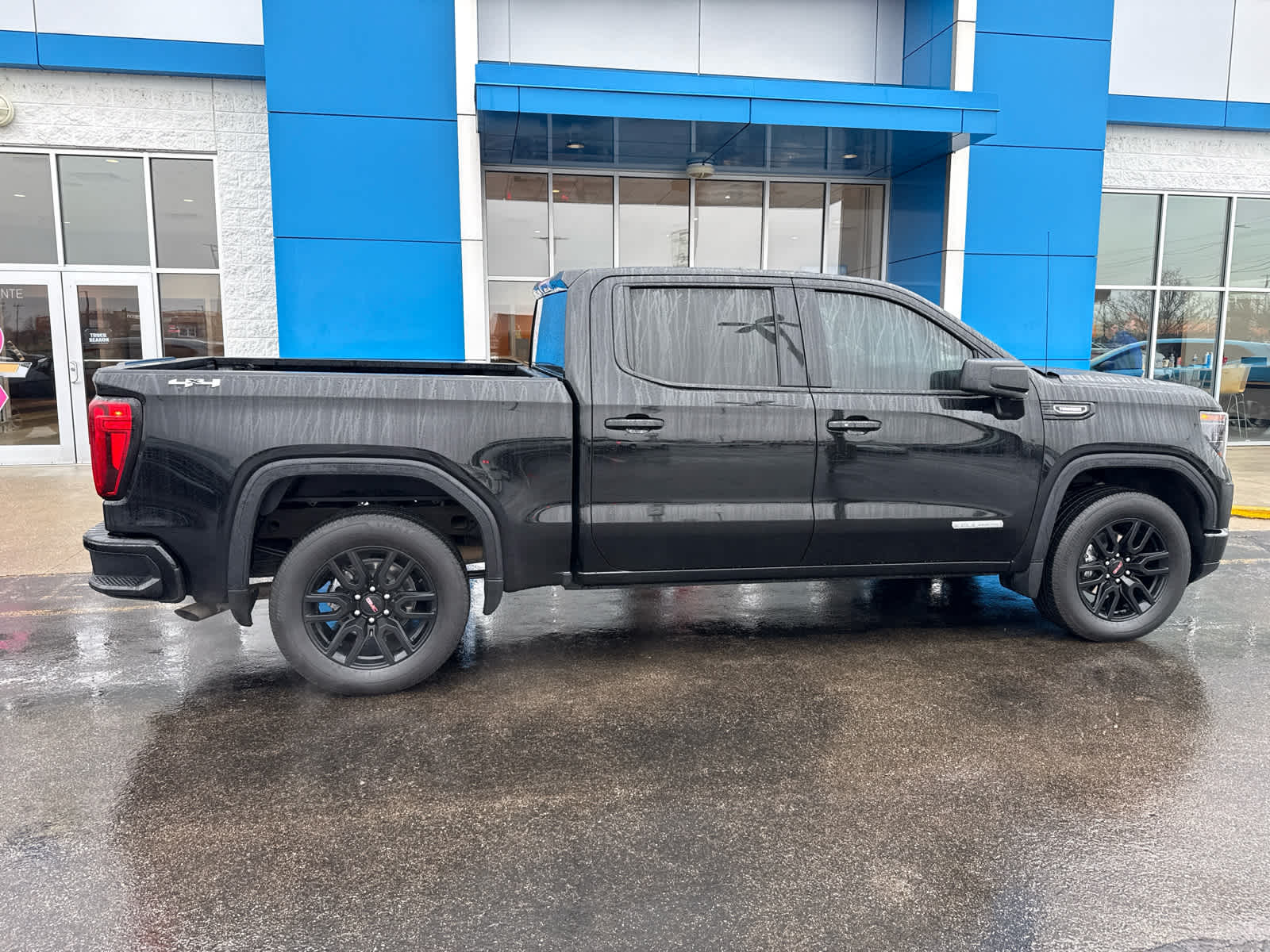 2025 GMC Sierra 1500 Elevation