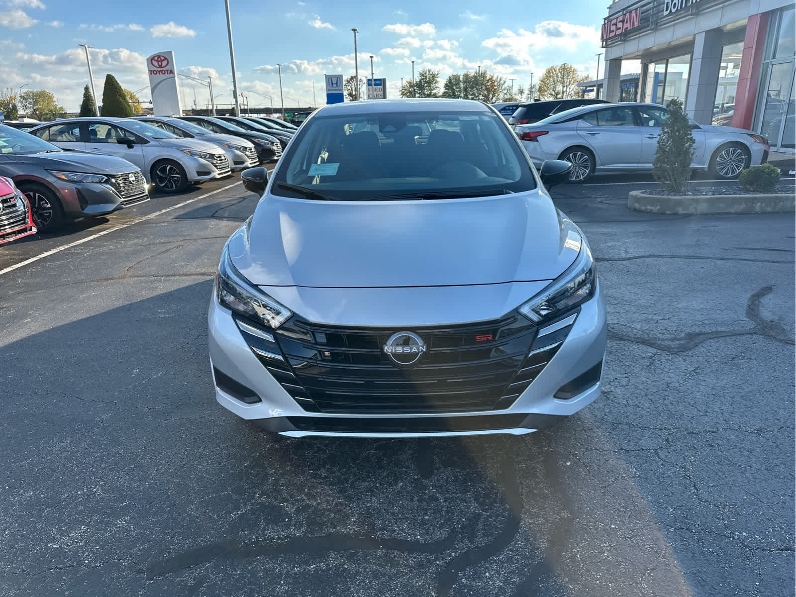 2025 Nissan Versa SR