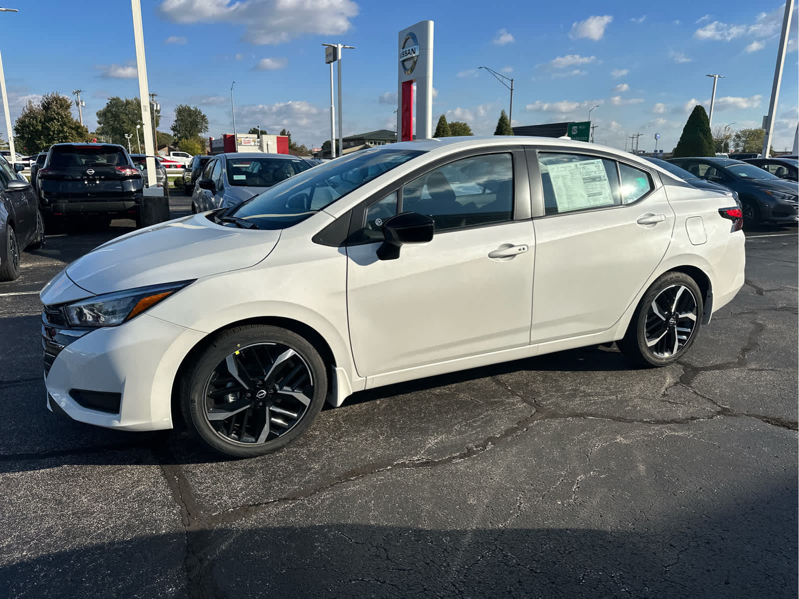 2025 Nissan Versa SR