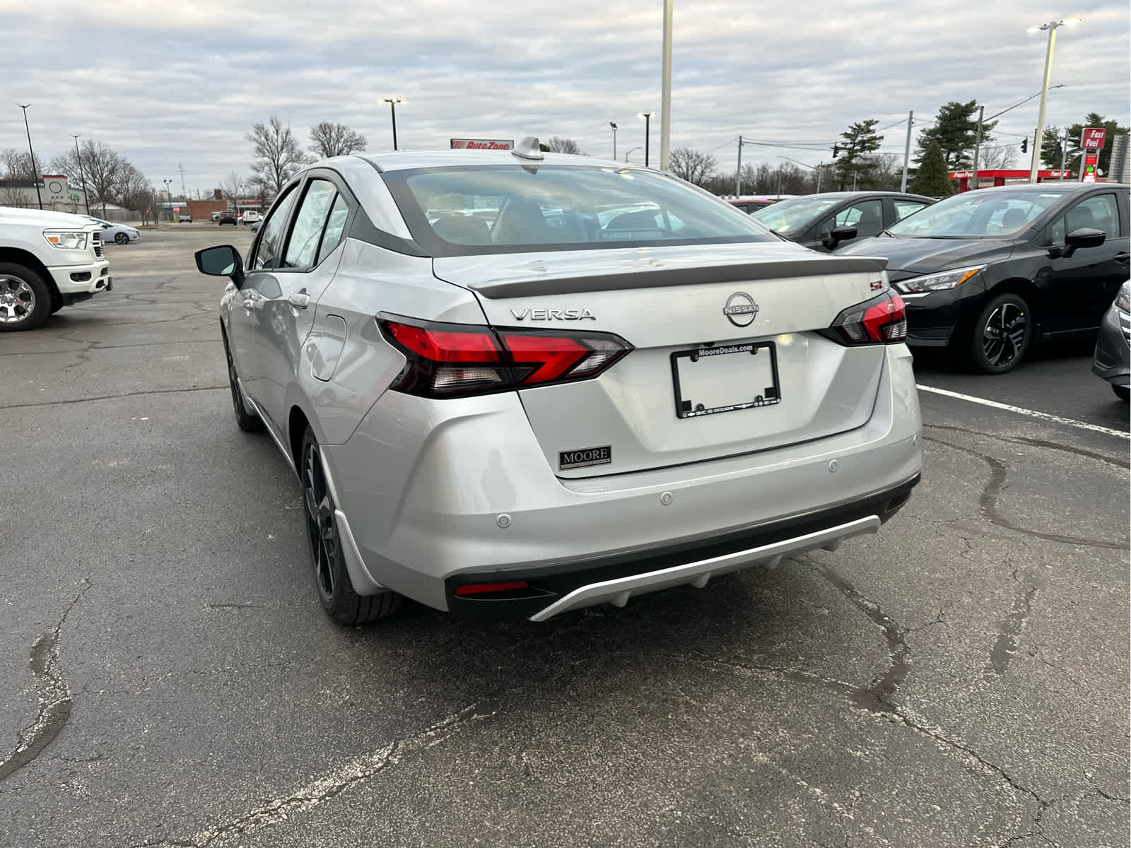 2025 Nissan Versa SR