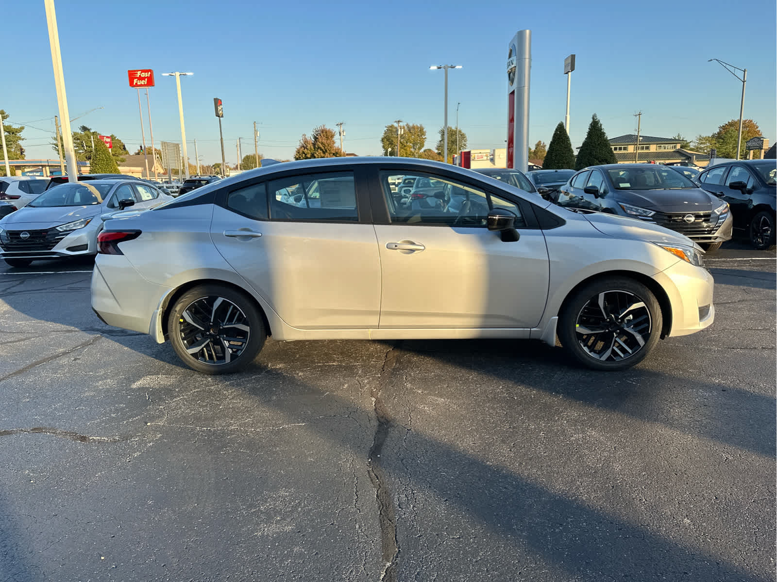2025 Nissan Versa SR