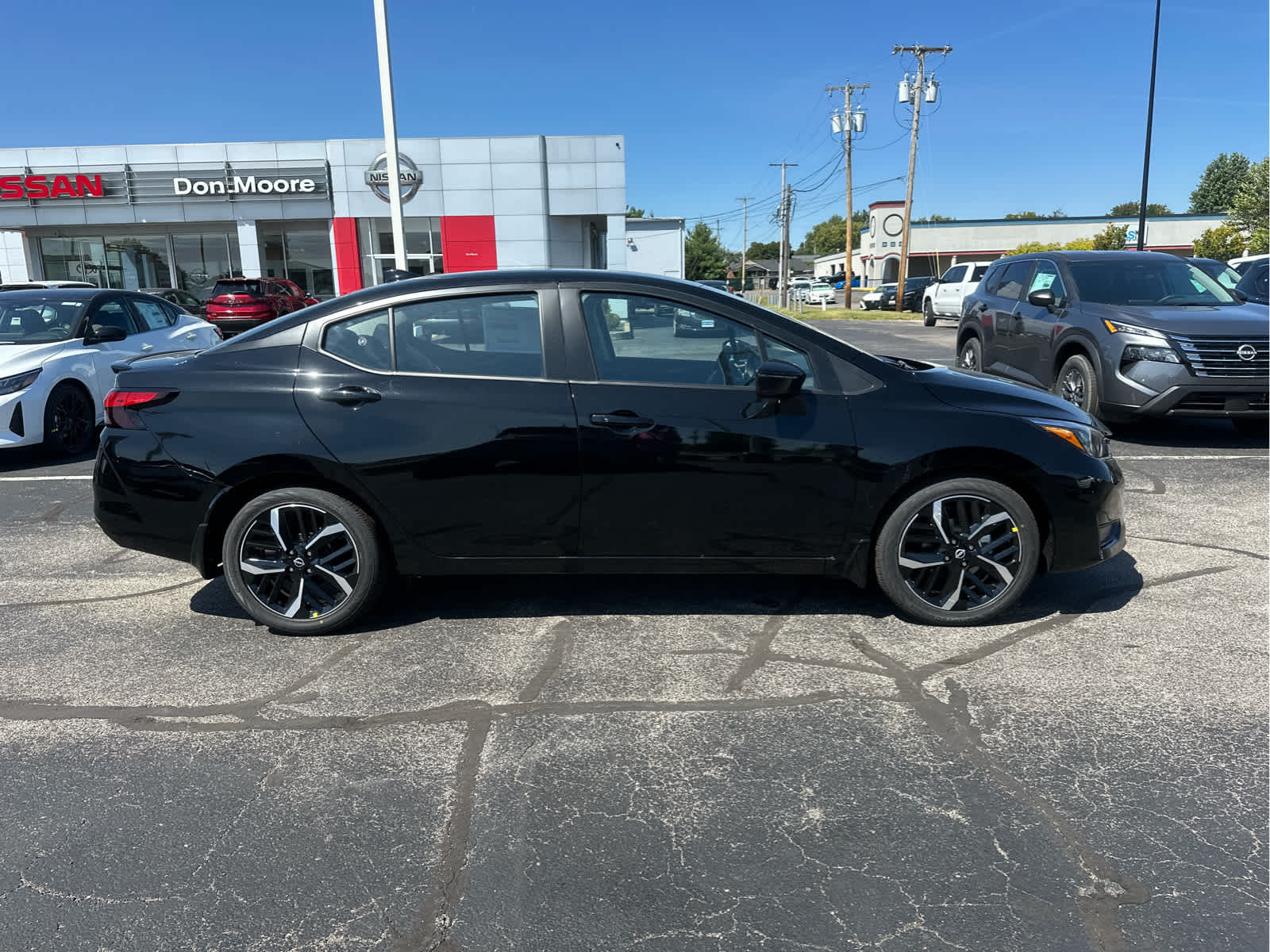 2025 Nissan Versa SR
