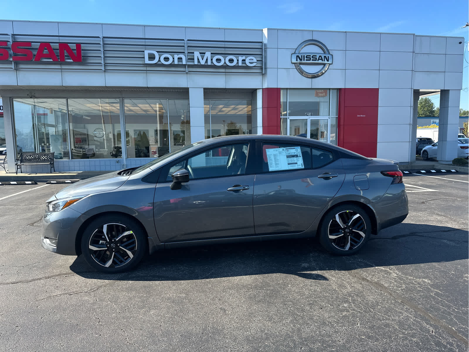 2025 Nissan Versa SR