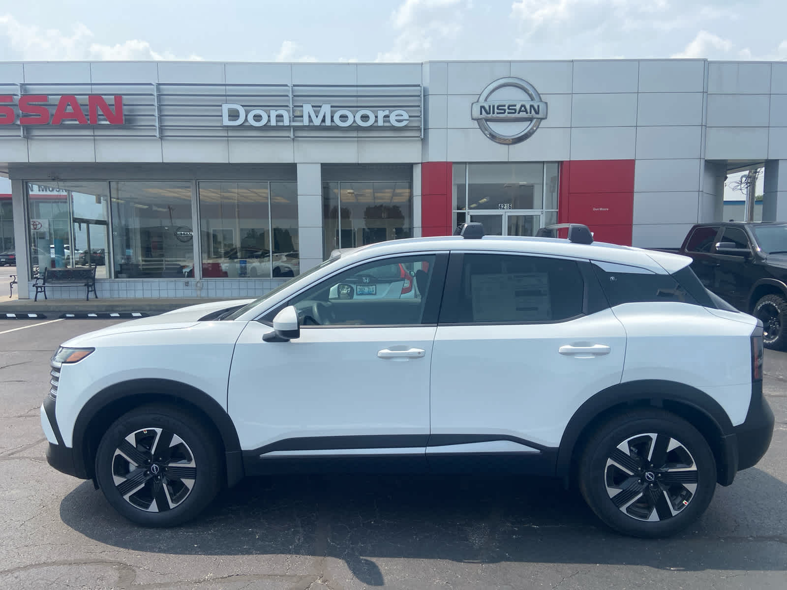 2025 Nissan Kicks SV