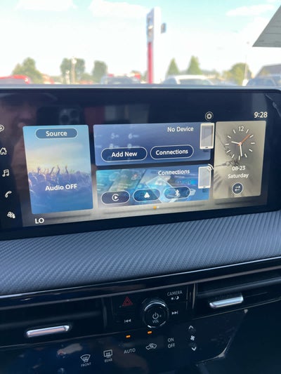 2025 Nissan Kicks SR