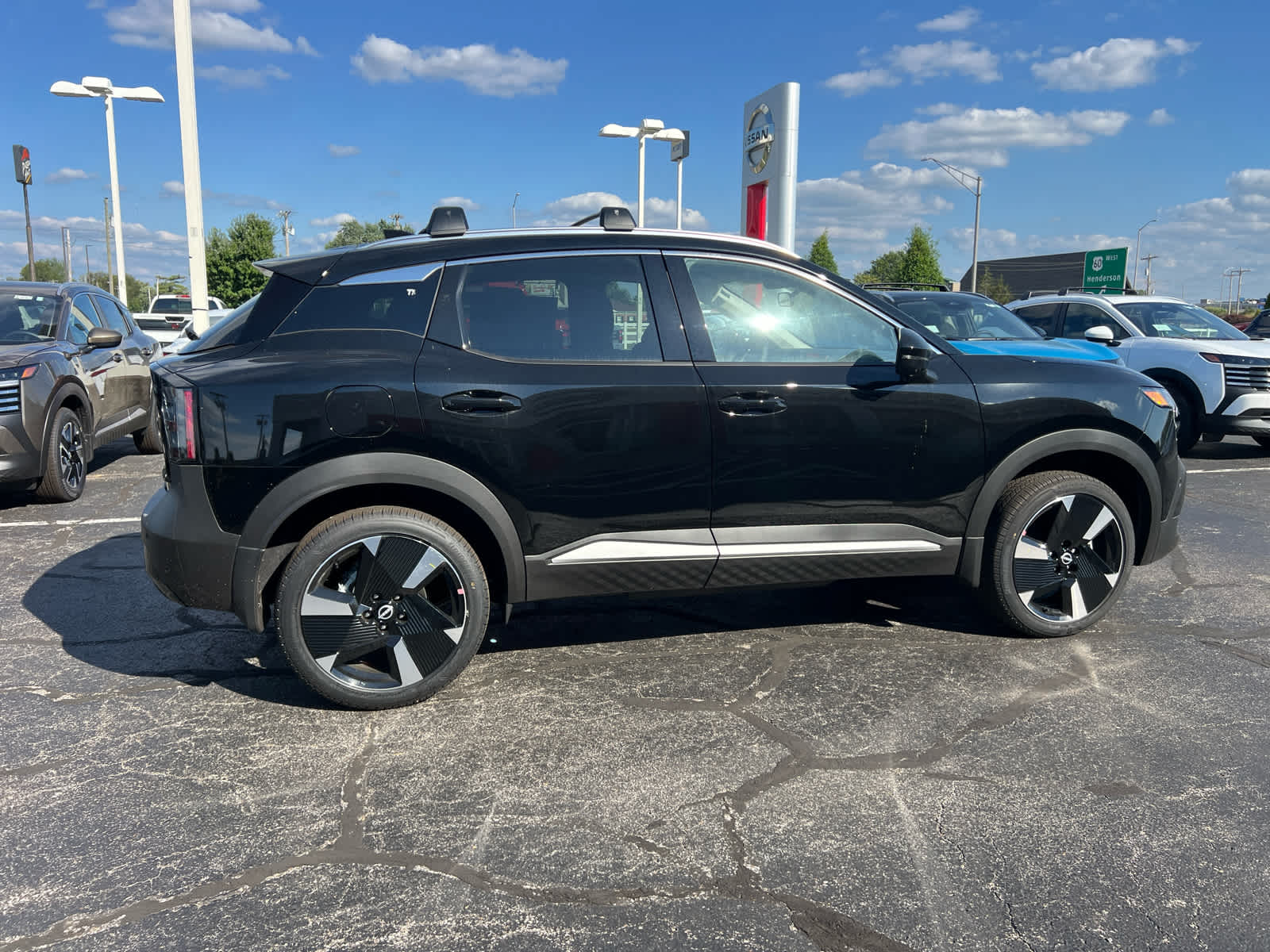 2025 Nissan Kicks SR