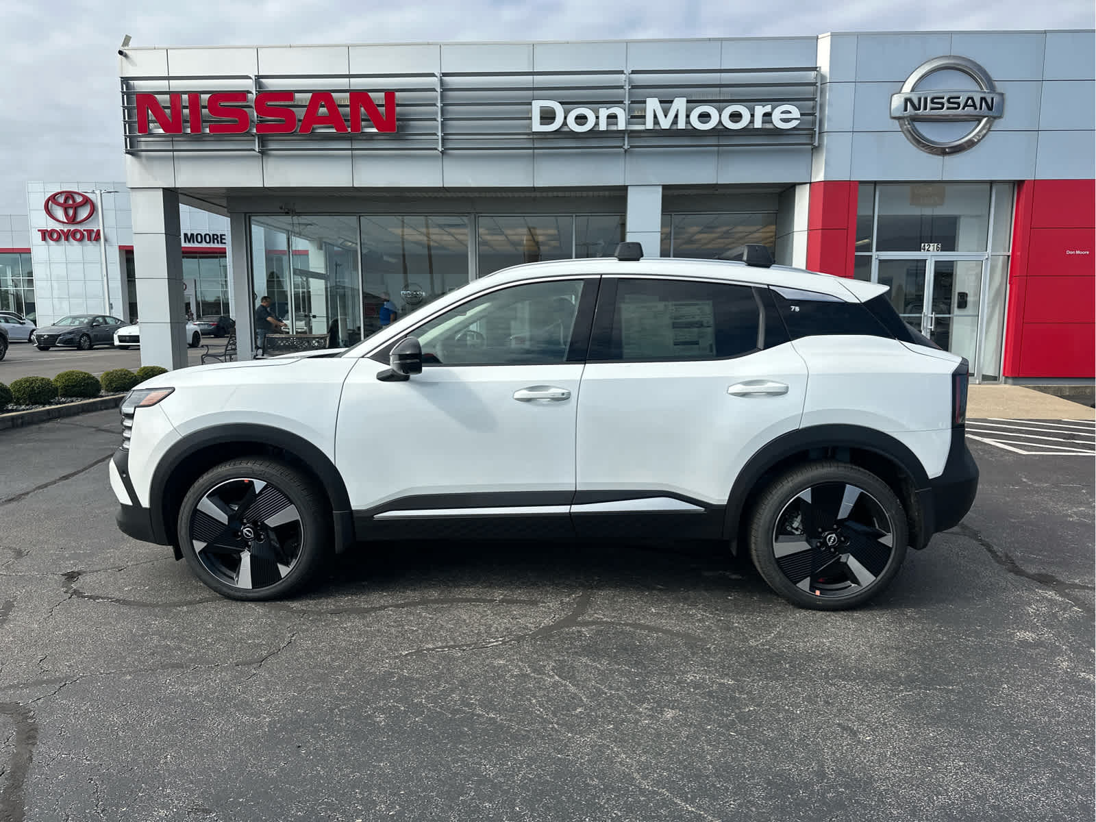 2026 Nissan Kicks SR