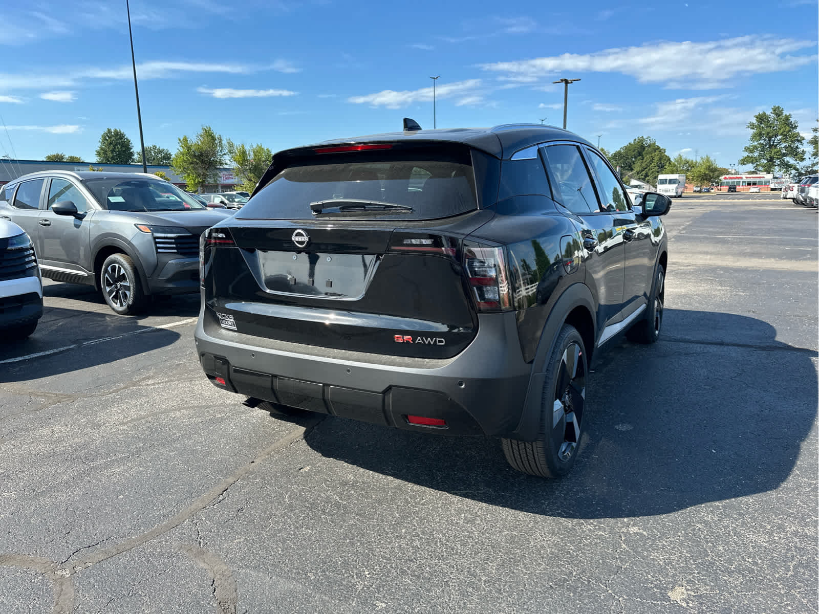 2025 Nissan Kicks SR