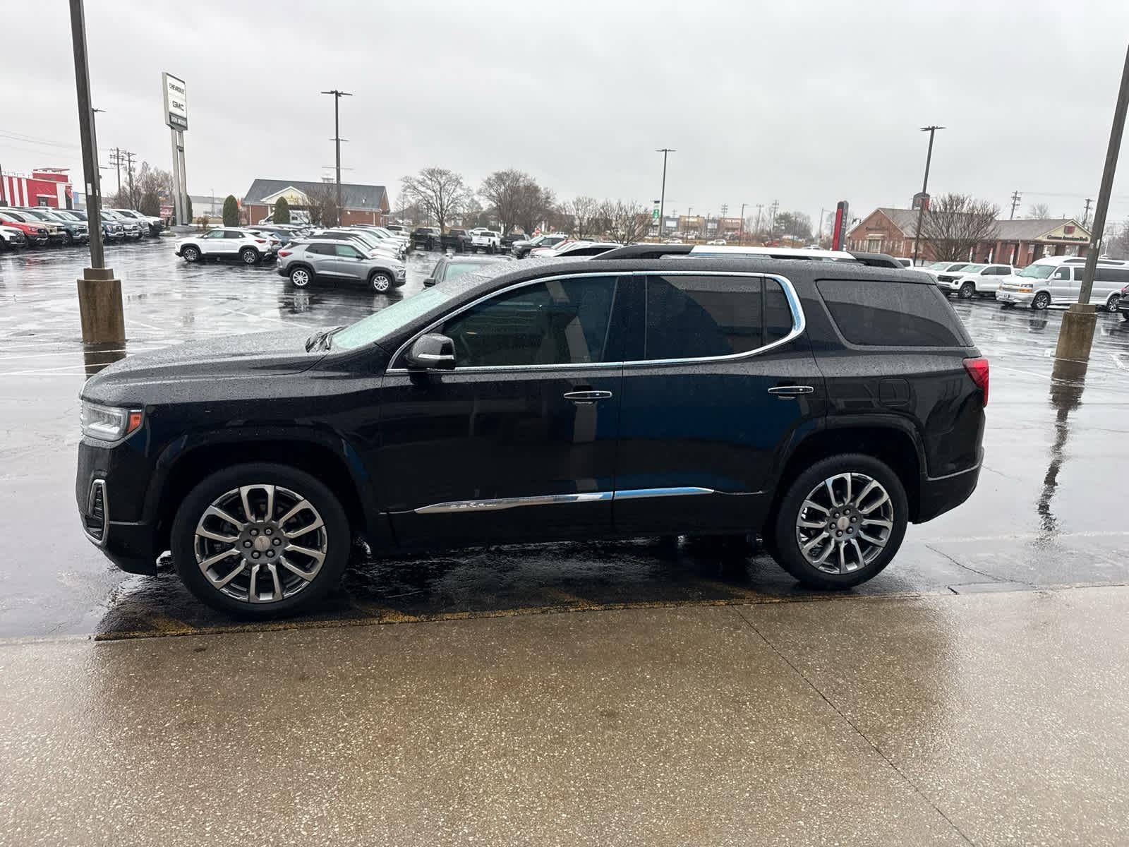 2023 GMC Acadia Denali