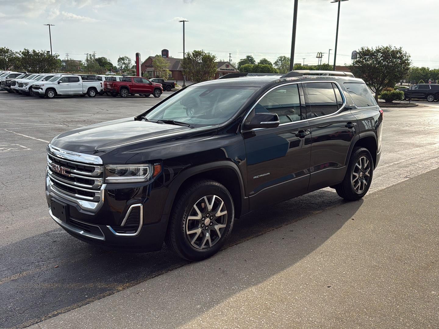 2023 GMC Acadia SLE