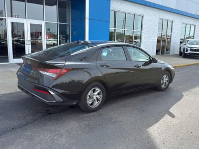 2025 Hyundai Elantra SE
