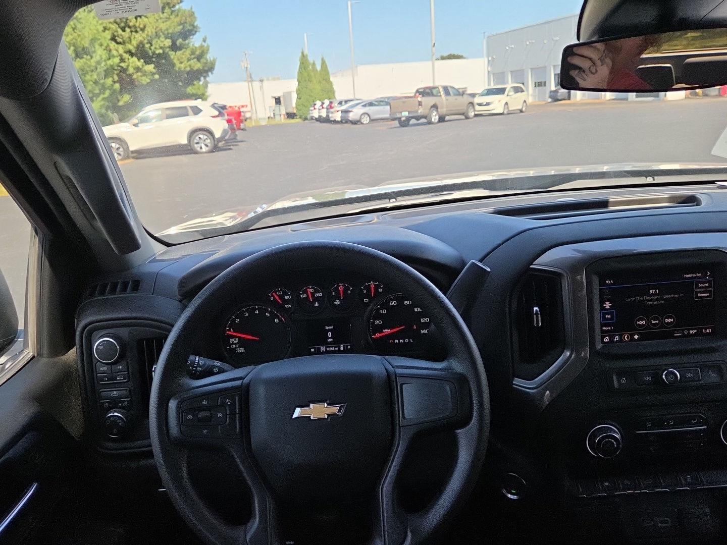 2025 Chevrolet Silverado 1500 Custom
