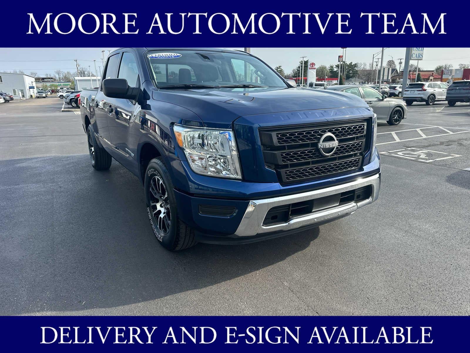 2023 Nissan TITAN SV