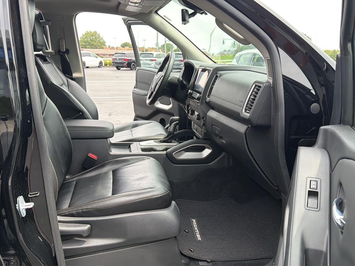 2024 Nissan Frontier SL