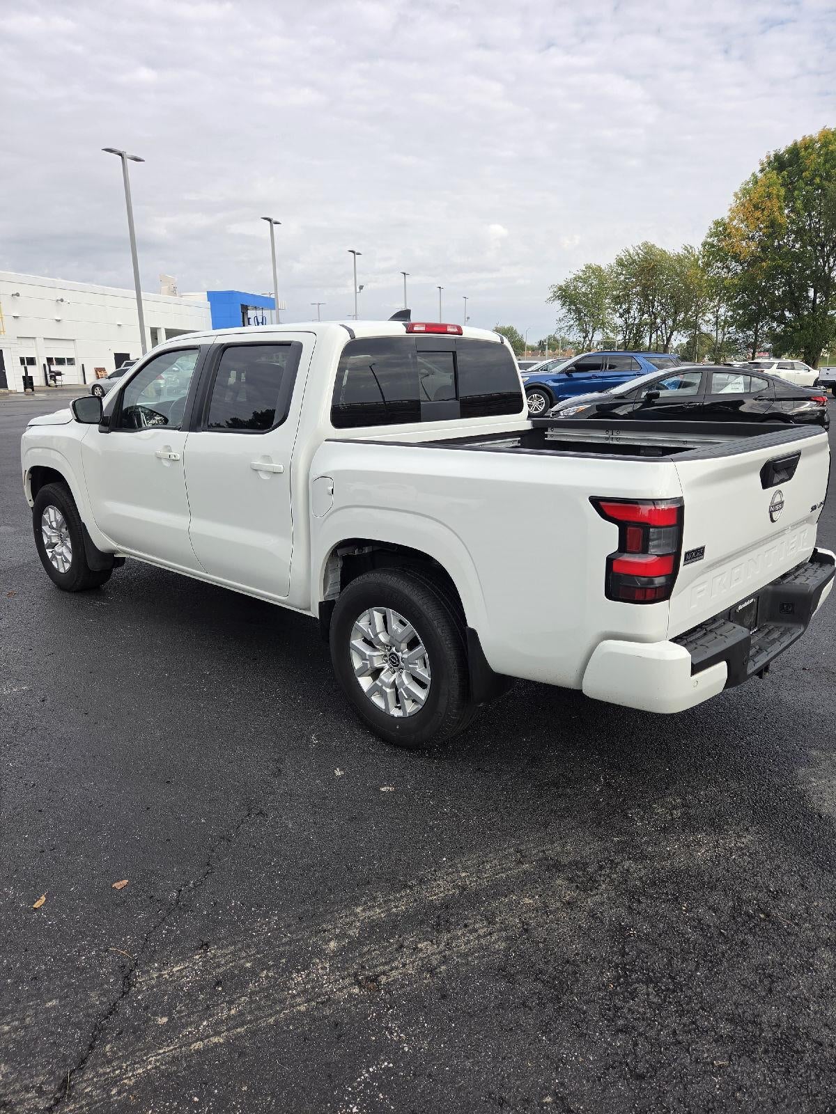 2023 Nissan Frontier SV