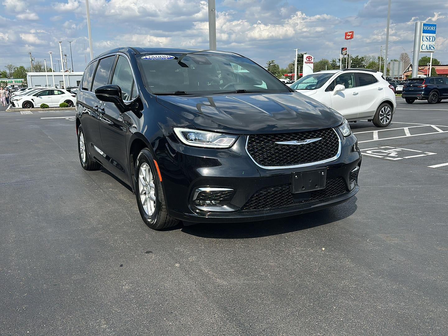 2025 Chrysler Pacifica Select