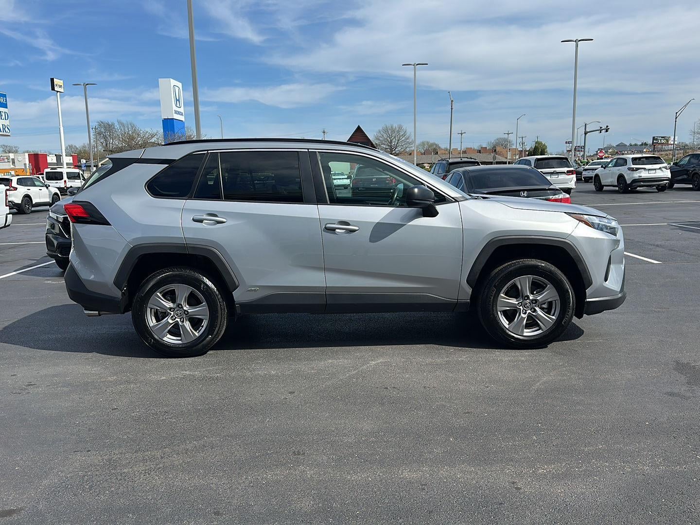 2025 TOYOTA TRUCK RAV4 HYBRID LE