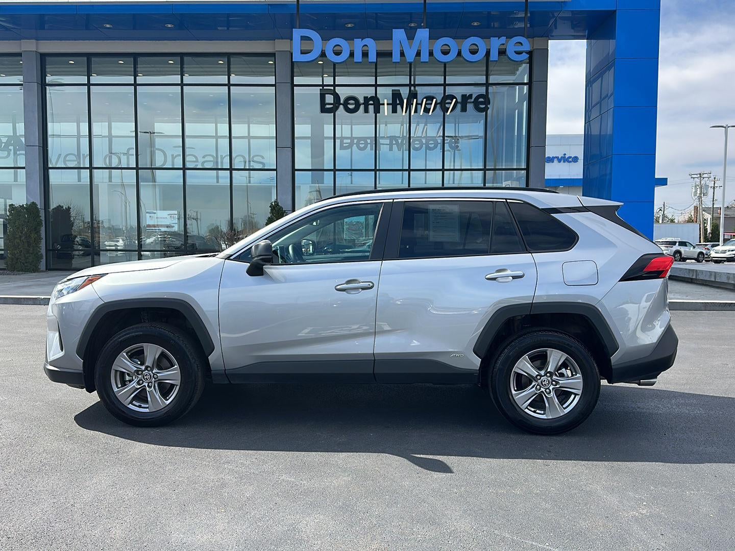 2025 TOYOTA TRUCK RAV4 HYBRID LE