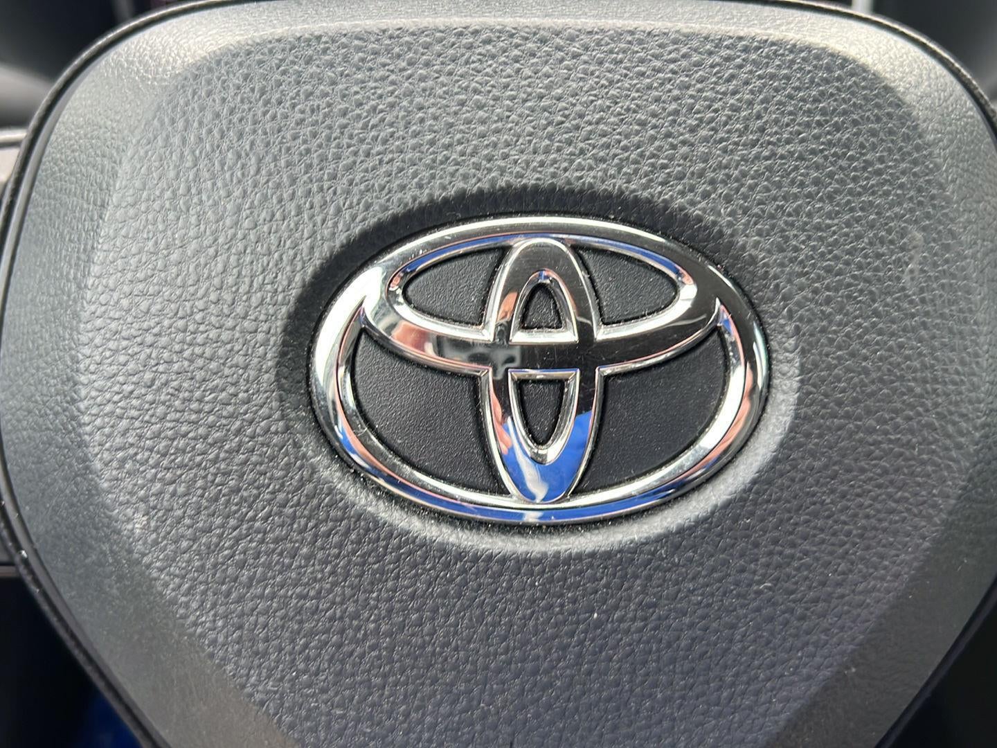 2024 TOYOTA TRUCK RAV4 XLE