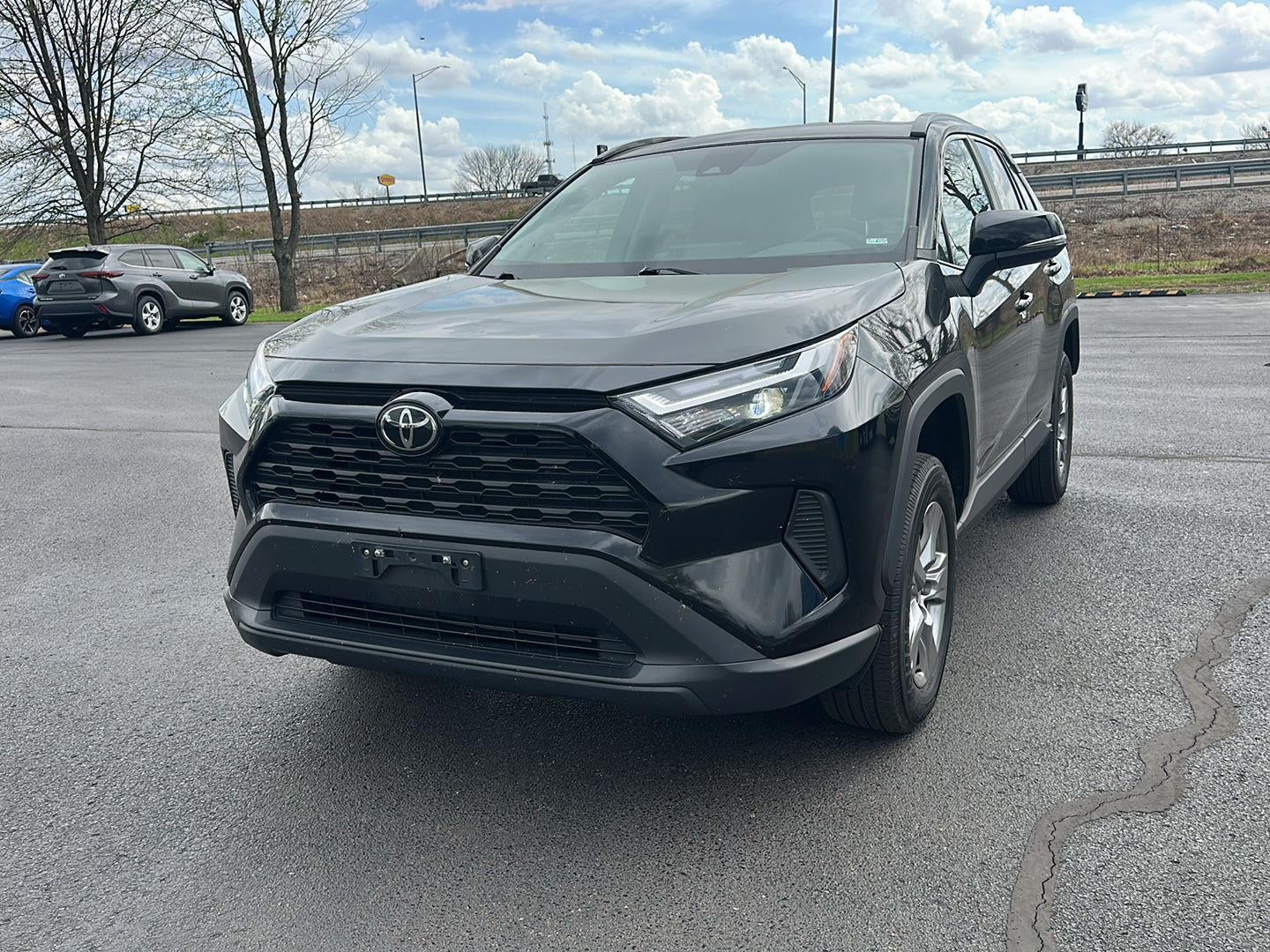 2024 TOYOTA TRUCK RAV4 XLE