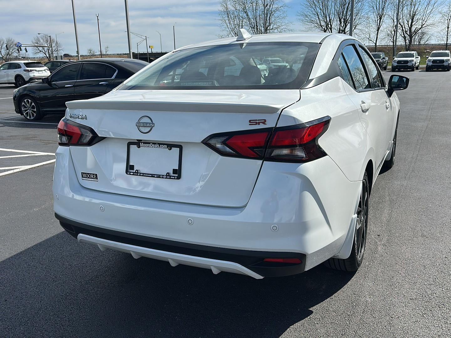 2023 Nissan VERSA SR