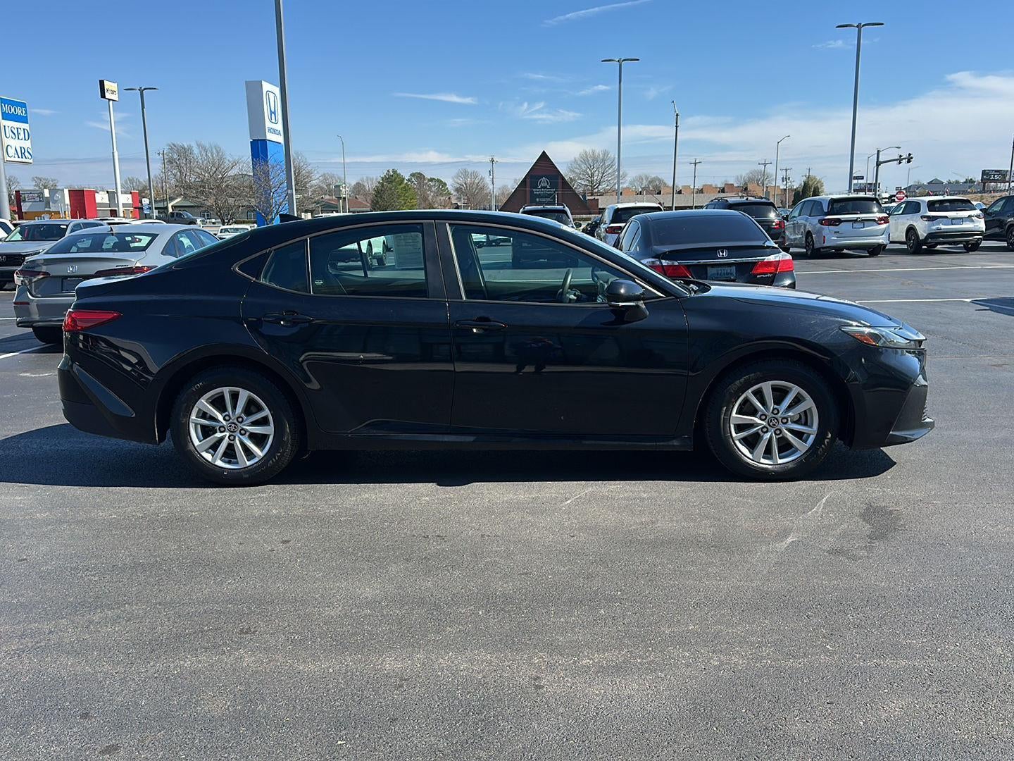 2025 Toyota CAMRY LE