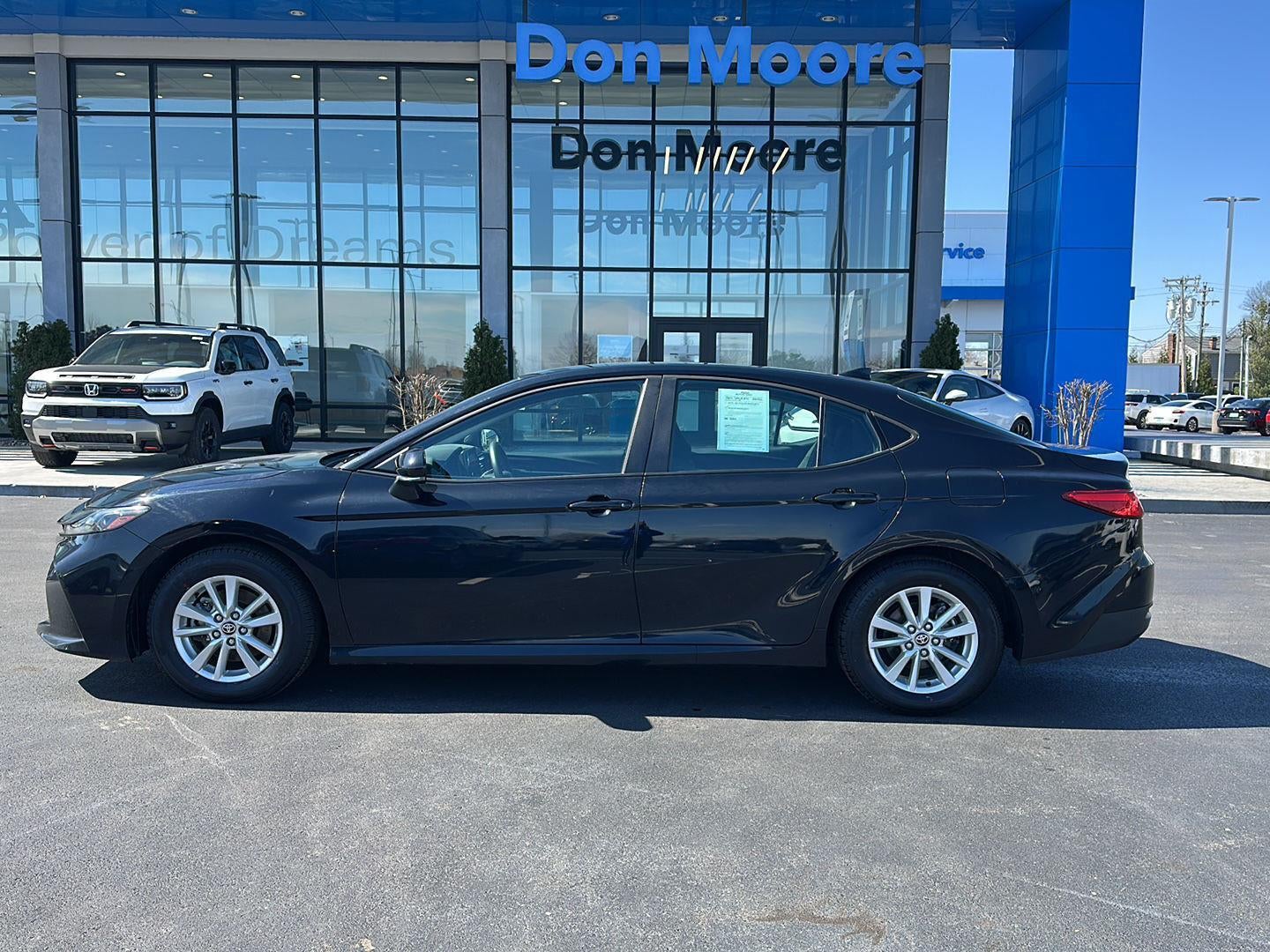 2025 Toyota CAMRY LE