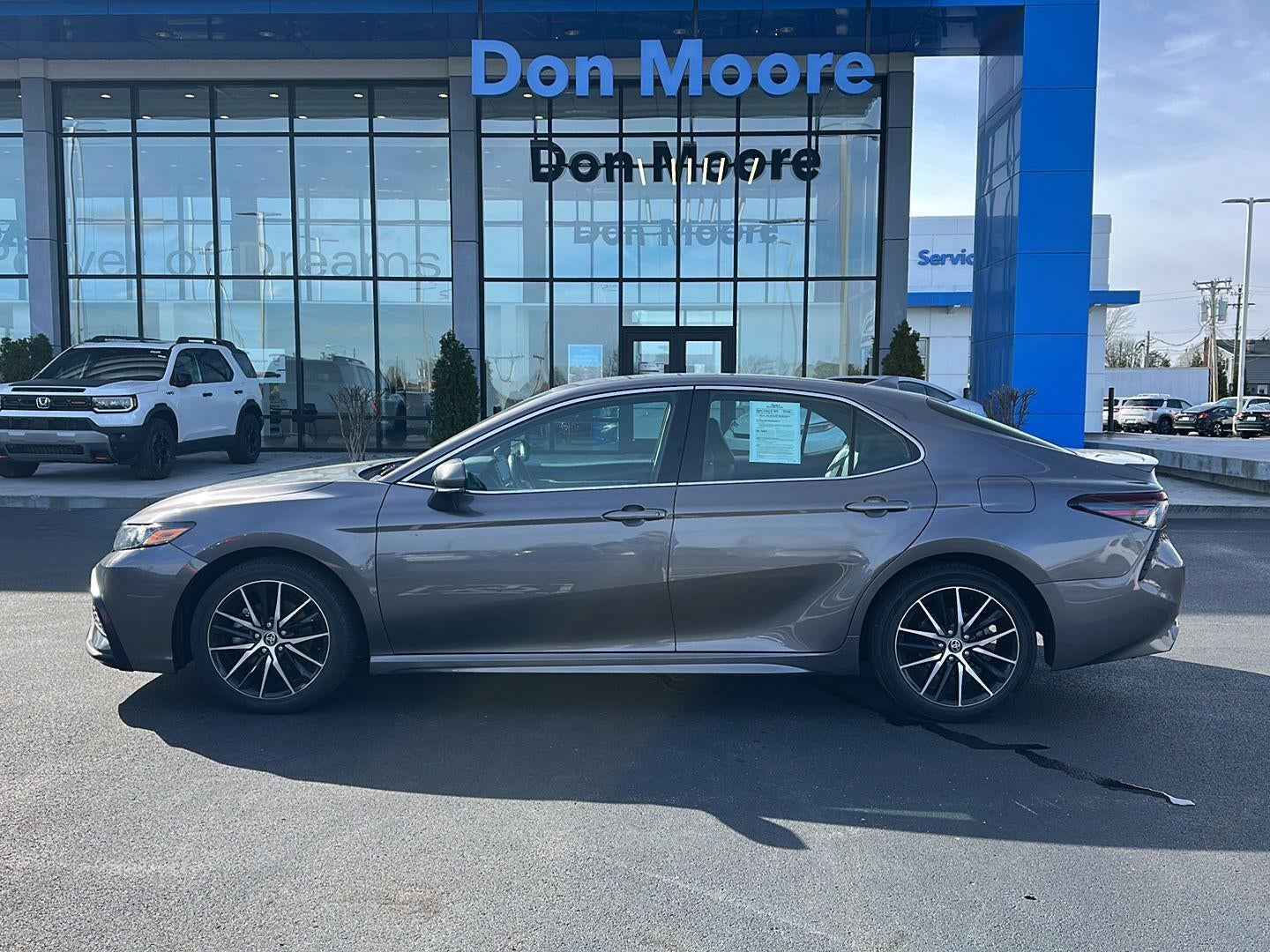 2023 Toyota CAMRY SE